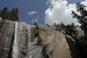 yosemite<br>NIKON D200, 20 mm, 100 ISO,  1/400 sec,  f : 8 